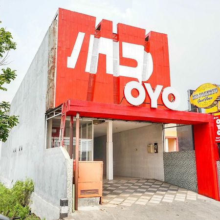 Oyo 425 Mojokerto Guesthouse Экстерьер фото