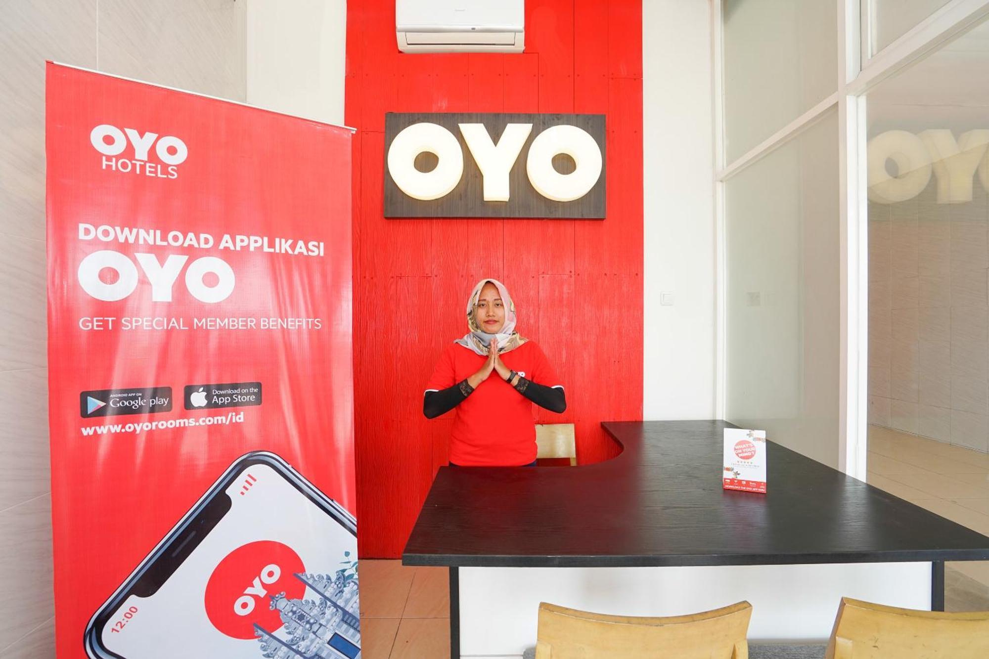 Oyo 425 Mojokerto Guesthouse Экстерьер фото