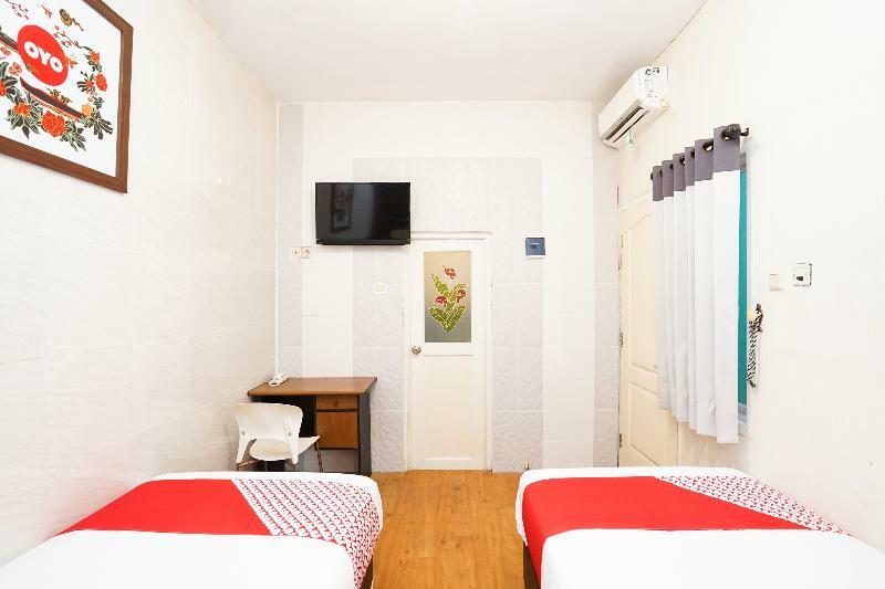 Oyo 425 Mojokerto Guesthouse Экстерьер фото