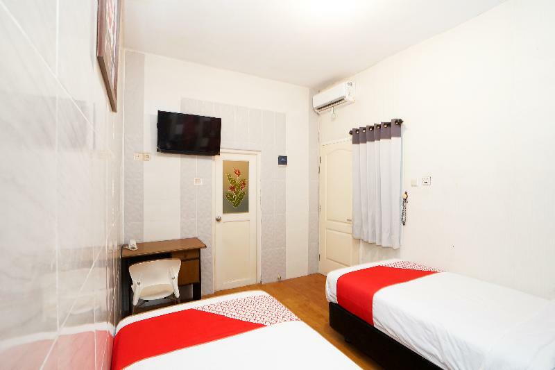 Oyo 425 Mojokerto Guesthouse Экстерьер фото